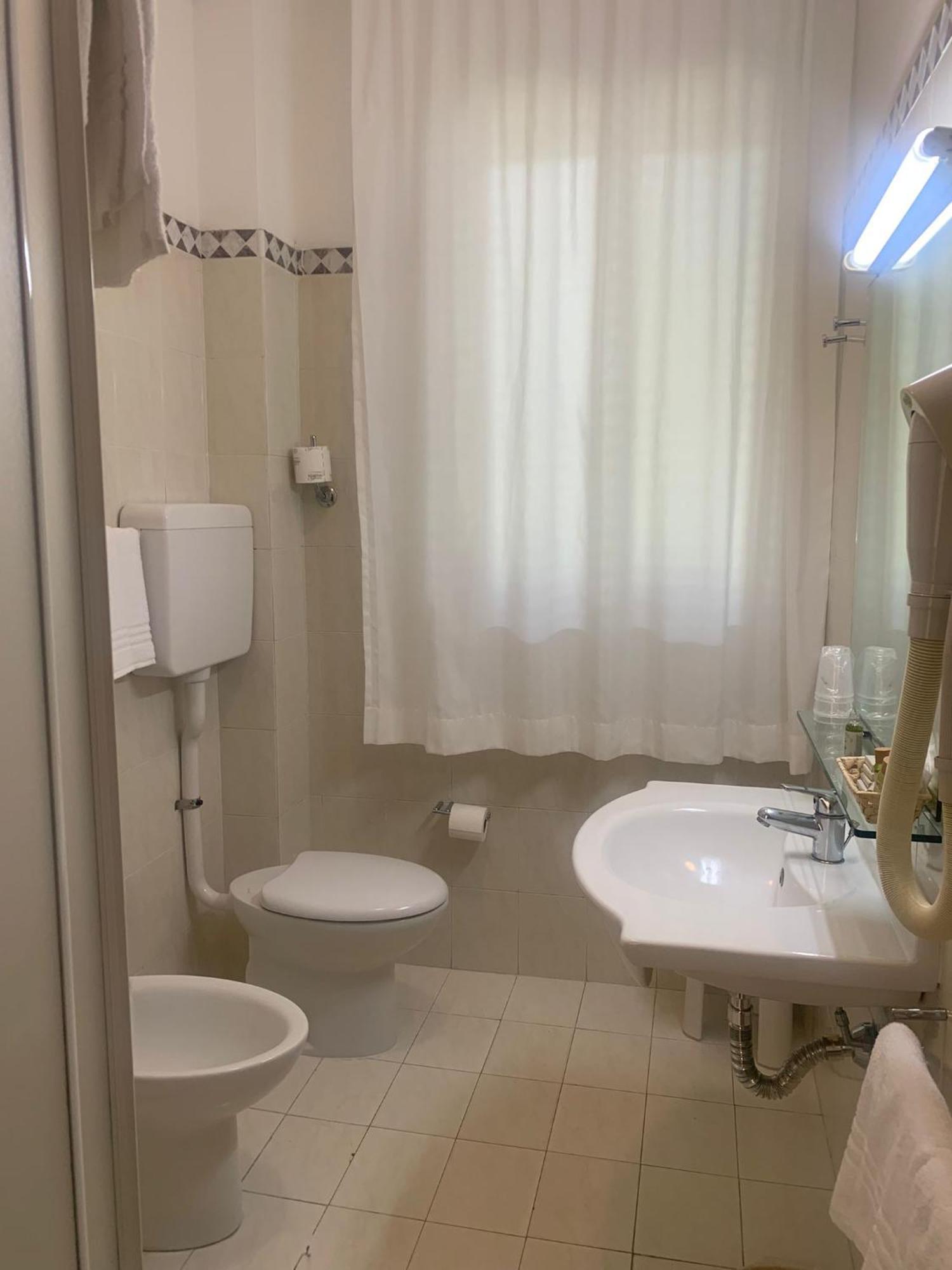 Hotel Rosmarina Марина-ди-Гроссето Экстерьер фото
